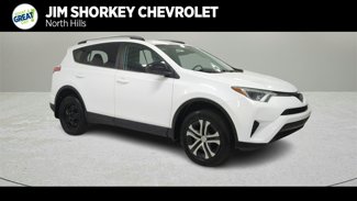 Used 2018 Toyota RAV4 LE image 1
