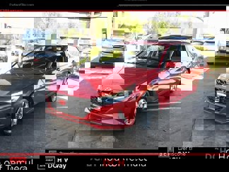 Used 2022 Hyundai Elantra SE image 1