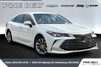 Used 2022 Toyota Avalon XLE image 1