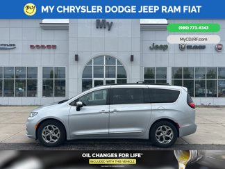 Used 2023 Chrysler Pacifica Limited image 1