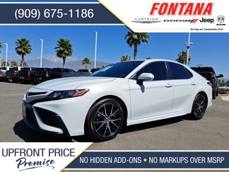 Used 2024 Toyota Camry SE image 1