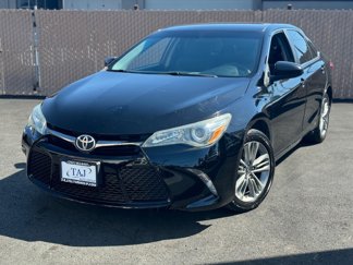 Used 2016 Toyota Camry SE image 1