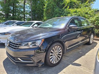 Used 2017 Volkswagen Passat 1.8T SE image 1