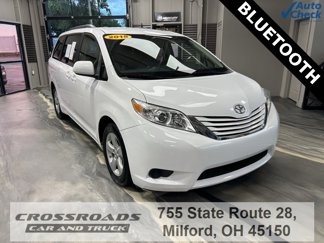 Used 2015 Toyota Sienna LE image 1