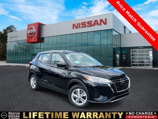 New 2025 Nissan Kicks Play S image 1
