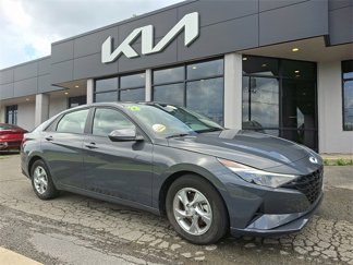 Used 2023 Hyundai Elantra SE image 1