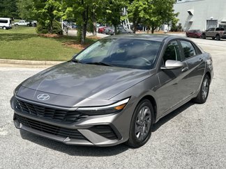 Used 2024 Hyundai Elantra SEL image 1