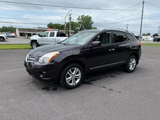 Used 2013 Nissan Rogue SV image 1