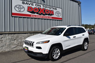 Used 2015 Jeep Cherokee Sport image 1