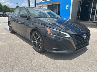 Used 2023 Nissan Altima 2.5 SR image 1