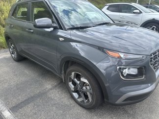Used 2024 Hyundai Venue SEL image 1