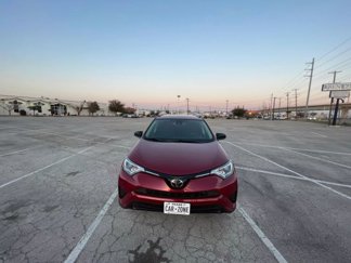 Used 2018 Toyota RAV4 LE image 1