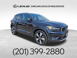 Used 2020 Volvo XC40 T5 Momentum w/ Protection Package Premier image 1
