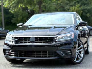 Used 2018 Volkswagen Passat 2.0T R-Line w/ R-Line Lighting Package image 1