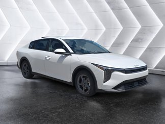 New 2025 Kia K4 LXS image 1