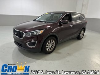 Used 2017 Kia Sorento LX w/ LX Convenience Package image 1
