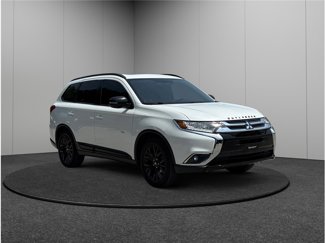 Used 2018 Mitsubishi Outlander SE image 1