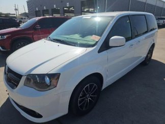 Used 2018 Dodge Grand Caravan SE image 1