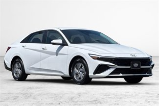 New 2025 Hyundai Elantra SE image 1