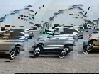 Used 2022 Ford Edge SE image 1