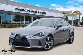 Used 2018 Lexus IS 300 image 1