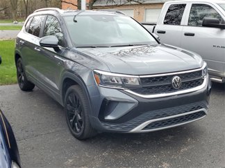 Used 2023 Volkswagen Taos SE w/ Panoramic Sunroof Package image 1