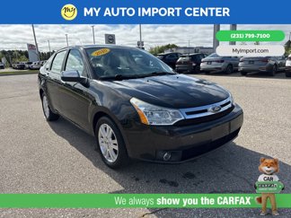 Used 2010 Ford Focus SEL image 1