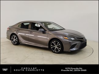Used 2018 Toyota Camry SE w/ Convenience Package image 1