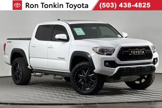 Certified 2017 Toyota Tacoma TRD Off-Road image 1