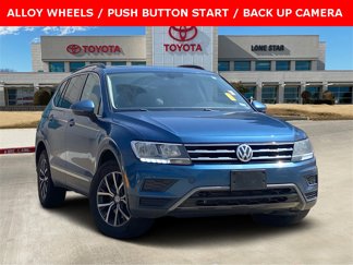 Used 2018 Volkswagen Tiguan SE w/ Panoramic Sunroof Package image 1