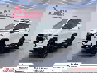 Used 2024 GMC Terrain SLE w/ Driver Convenience Package image 1