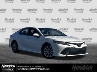 Used 2018 Toyota Camry LE image 1