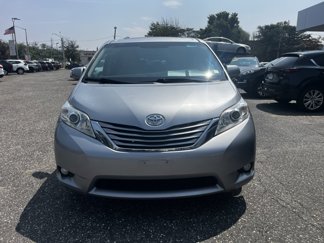 Used 2017 Toyota Sienna XLE image 1