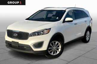 Used 2017 Kia Sorento LX image 1
