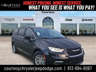 New 2025 Chrysler Pacifica Select image 1