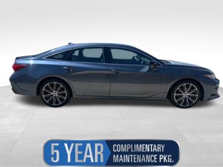 Used 2019 Toyota Avalon Touring image 1