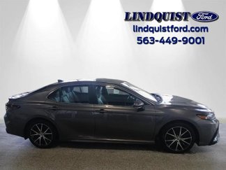 Used 2023 Toyota Camry SE image 1