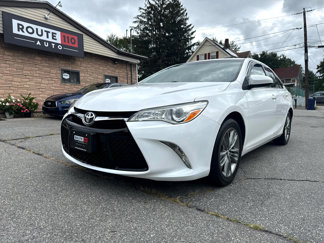 Used 2015 Toyota Camry SE image 1