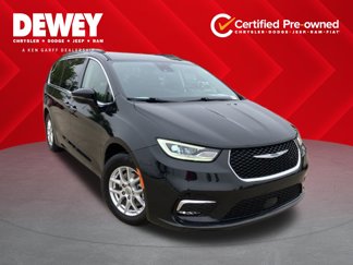 Certified 2022 Chrysler Pacifica Touring-L image 1