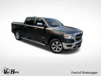 Used 2020 RAM 1500 4x4 Crew Cab image 1