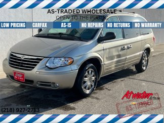 Used 2006 Chrysler Town & Country Limited w/ Trailer Tow Prep Group image 1