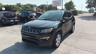 Used 2019 Jeep Compass Latitude image 1