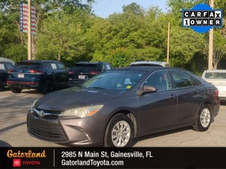 Used 2015 Toyota Camry LE image 1
