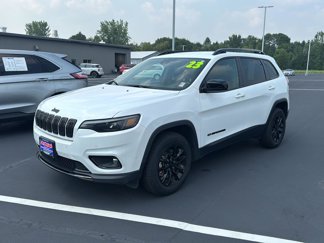 Used 2023 Jeep Cherokee Altitude Lux image 1
