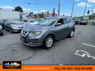Used 2017 Nissan Rogue SV image 1