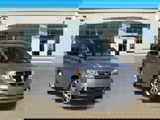 Used 2019 Dodge Grand Caravan SXT image 1
