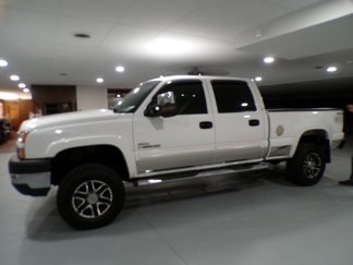 Used 2005 Chevrolet Silverado 2500 LT w/ Heavy-Duty Power Package image 1