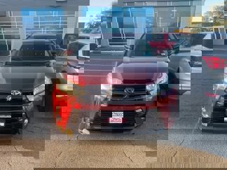 Used 2018 Toyota Highlander SE image 1