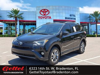 Used 2017 Toyota RAV4 XLE image 1
