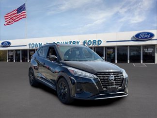 Used 2023 Nissan Kicks SR image 1